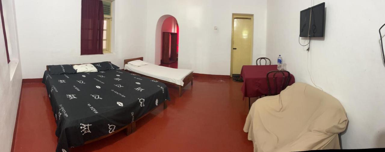 Resthouse Vavuniya Hotel Ngoại thất bức ảnh
