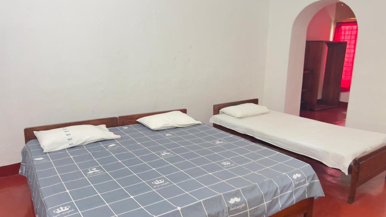 Resthouse Vavuniya Hotel Ngoại thất bức ảnh